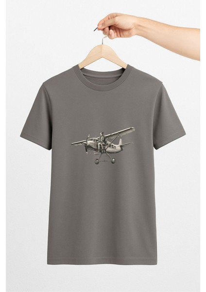 Kadın Pilot Klasik Uçak Unisex Tshirt Pilot - Havacı - Uçak Tutkunu