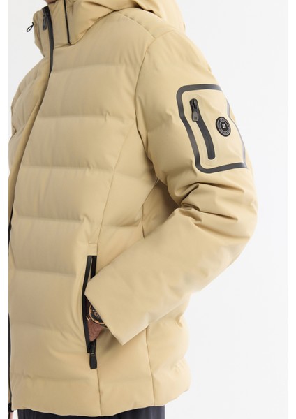 Erkek Bej Kapüşonlu Kaz Tüyü Su İtici Rüzgar Geçirmez Termometreli Şişme Comfort Fit Mont A42Y6157