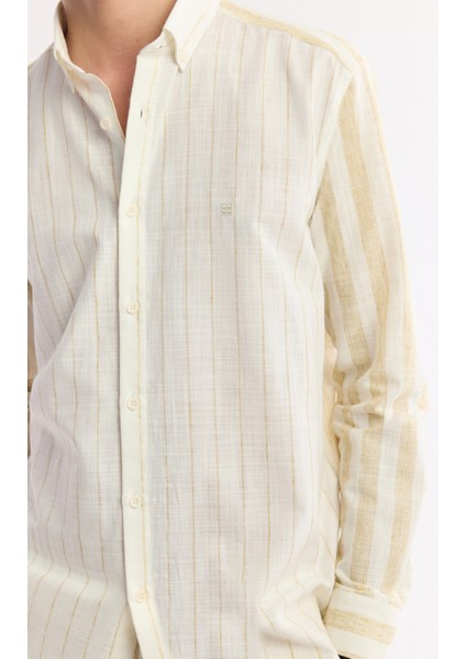 Erkek Bej Düğmeli Yaka Çizgili Keten Karışımlı Comfort Fit Gömlek A51Y2035