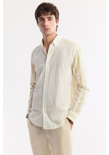 Erkek Bej Düğmeli Yaka Çizgili Keten Karışımlı Comfort Fit Gömlek A51Y2035