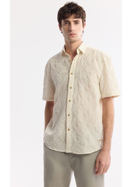 Erkek Bej Klasik Yaka Nakışlı %100 Pamuk Comfort Fit Gömlek A51Y2097 indirimleri