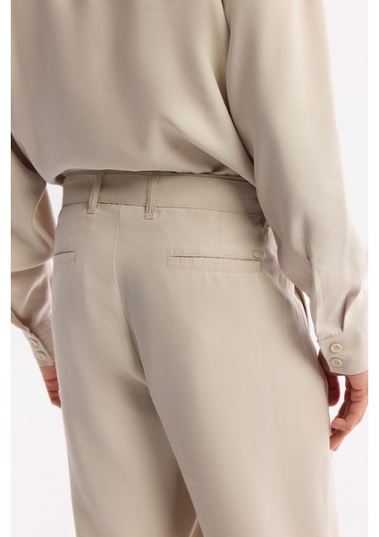 Erkek Bej Klasik Bel Toka Detaylı Soft Touch Baggy Fit Pantolon A51Y3033
