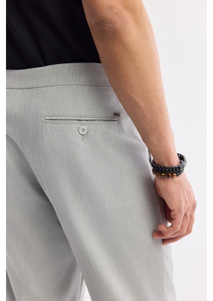 Erkek Gri Klasilk Bel Pileli Apolet Detaylı Carrot Fit Pantolon A51Y3026
