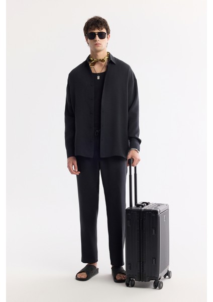 Erkek Siyah Alttan Britli Yaka Soft Touch Oversize Fit Gömlek A51Y2168