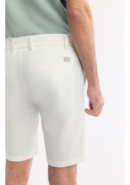 Erkek Beyaz Yanı Lastikli Gofreli Bi-Stretch Slim Fit Chino Şort A51Y3730