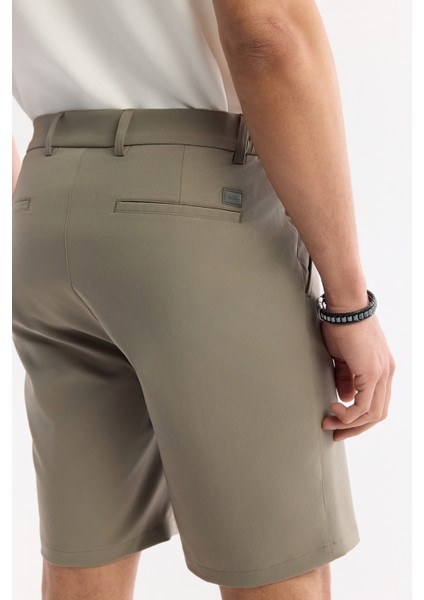 Erkek Haki Beli Lastikli Bi-Stretch Teknik Kumaş Relaxed Fit Şort A51Y3712