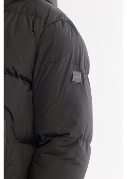 Erkek Siyah Kapüşonlu Su İtici Rüzgar Geçirmez -5 Dereceye Dayanıklı Şişme Comfort Fit Mont B006046 fiyatları