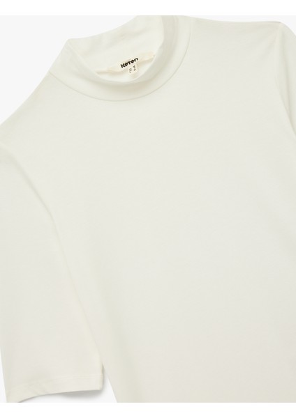 Slim Fit Pamuklu 3/4 Kol Dik Yaka Tişört modelleri