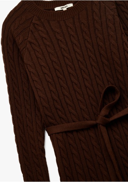 Uzun Kollu Bisiklet Yaka Kemerli Mini Boy Saç Örgü Triko Elbise modelleri