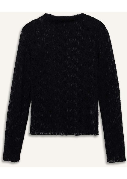Slim Fit Dar Kesim Kayık Yaka Dantel Uzun Kollu Bluz