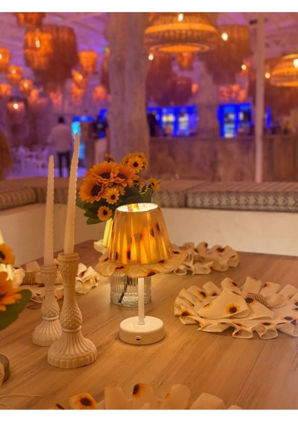 Ayçiçeği Pileli Fırfır Detaylı Sunflower Kablosuz Şarjlı Masa Lambası – Alt Uzun Beyaz