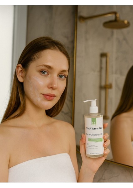 Yüz Temizleme Jeli 200 ml Mükemmeliğin Ötesi Yağlı Ciltlere Özel Vegan modelleri