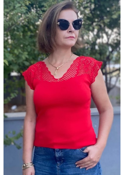 Kadın Kırmızı Sıfır Kol Ajurlu Triko Bluz fiyatları