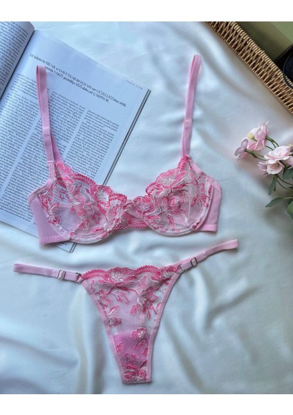 Kadın Pembe Dantel Detaylı Iç Çamaşır Takımı modelleri