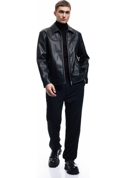 Uzun Kollu Fermuarlı Cep Detaylı Gömlek Yaka Suni Deri Ceket