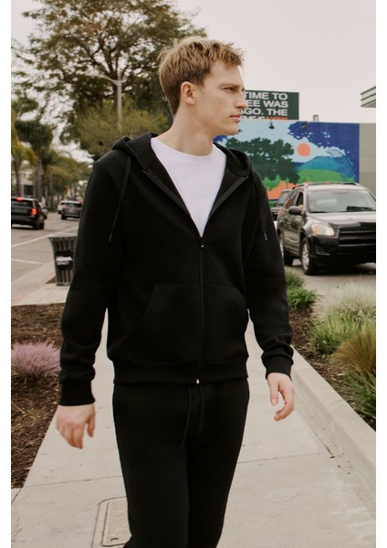 Erkek Siyah Standart Fit Normal Kesim Içi Polarlı 3 Iplik Kapüşonlu Fermuarlı Sweatshirt Ceket