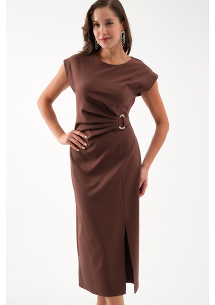 Kadın Kahverengi Bisiklet Yaka Aksesuar Detay Midi Elbise fiyatları