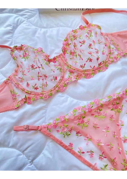 Kadın Pembe Çiçek Desenli Dantelli Iç Çamaşır Takımı fiyatları