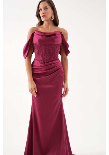 Kadın Bordo Kayık Yaka Boncuklu Uzun Saten Abiye Elbise modelleri
