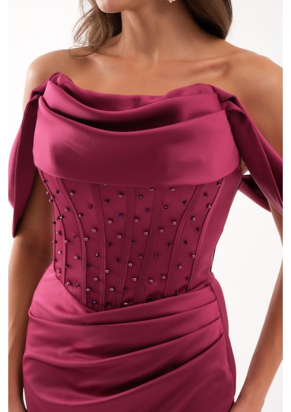 Kadın Bordo Kayık Yaka Boncuklu Uzun Saten Abiye Elbise fırsatları