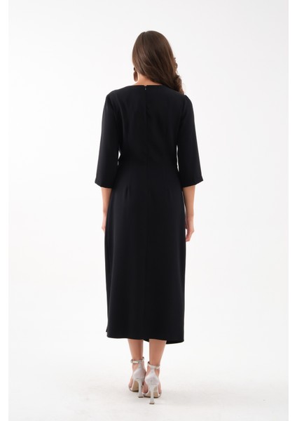 Kadın Siyah Aksesuar Detay Midi Elbise indirimleri