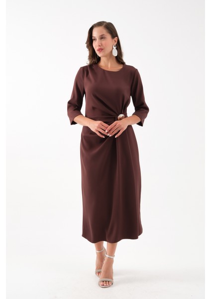 Kadın Kahverengi Aksesuar Detay Midi Elbise fırsatları