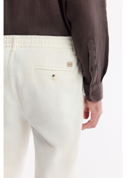 Erkek Kırık Beyaz Beli Bağcıklı Keten Karışımlı Relaxed Fit Chino Pantolon B003036
