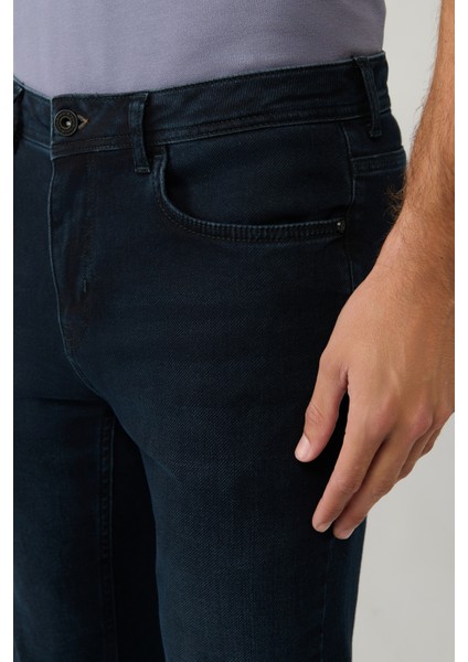 Erkek Koyu Lacivert Eskitme Yıkamalı Esnek Berlin Slim Fit Jean Pantolon B003525