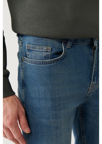Erkek Mavi Eskitme Yıkamalı Esnek Jean Pantolon E003513