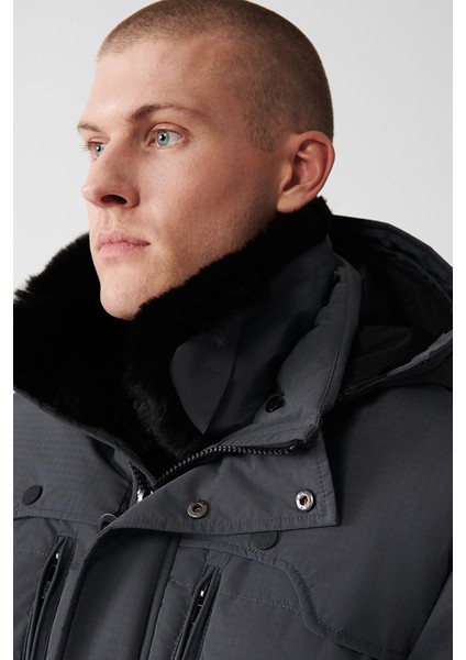 Erkek Gri Çıkma Kürk Yakalı Su İtici Kumaşlı Şişme Mont A32Y6011