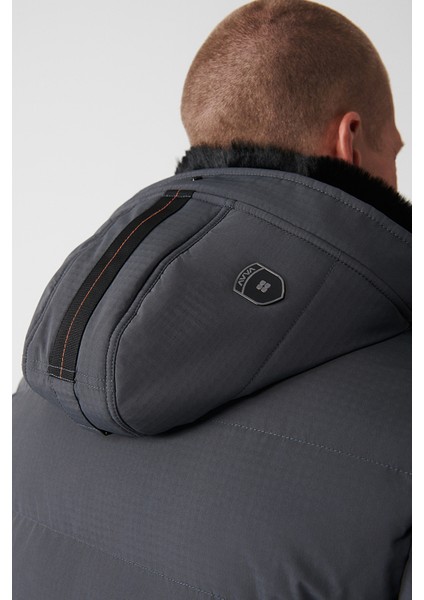 Erkek Gri Çıkma Kürk Yakalı Su İtici Kumaşlı Şişme Mont A32Y6011