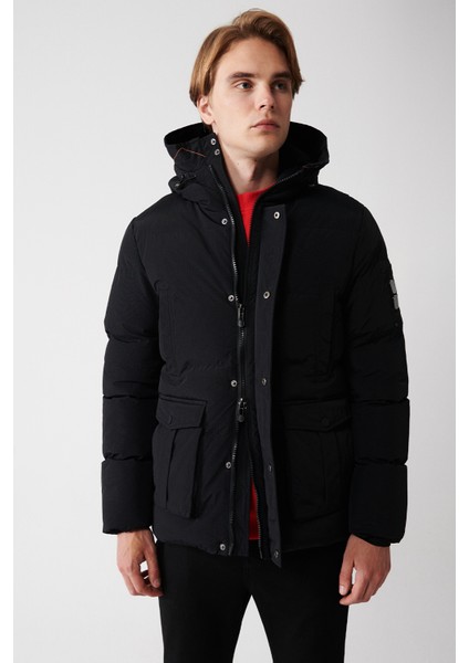 Erkek Siyah Kapüşonlu İçi Peluş Detaylı Su İtici Kumaşlı Şişme Mont A32Y6046