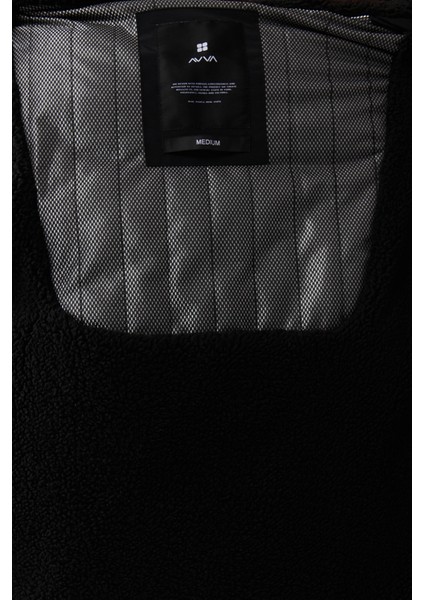 Erkek Siyah Kapüşonlu İçi Peluş Detaylı Su İtici Kumaşlı Şişme Mont A32Y6046