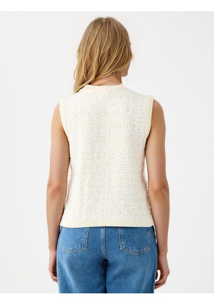 Ekru Parlak Düğme Detaylı Kısa Triko Yelek indirimleri
