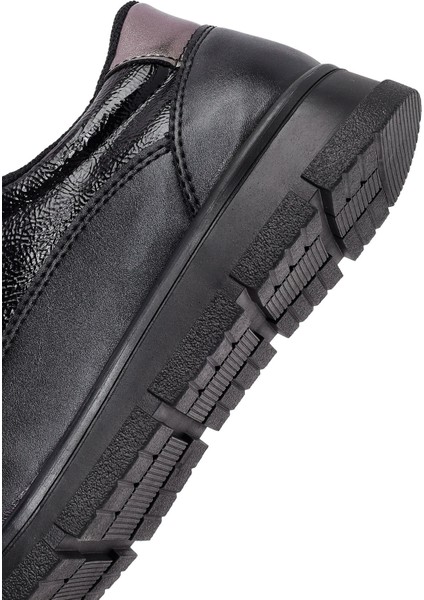 Kadın Siyah Bağcıklı Sneaker 25AFE250814