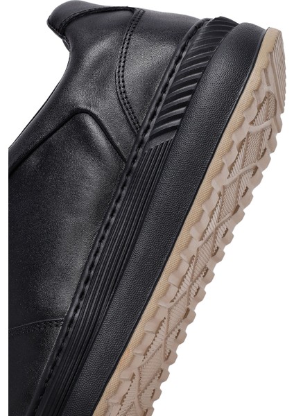 Erkek Siyah Bağcıklı Kalın Tabanlı Deri Sneaker 25WFD660118
