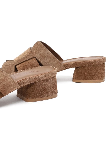 Kadın Vizon Kalın Kısa Topuklu Süet Deri Terlik 25SFD141210