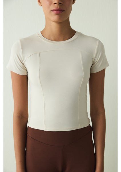 Bej Bisiklet Yaka Kısa Kollu Slim Fit Modal Tişört fiyatları