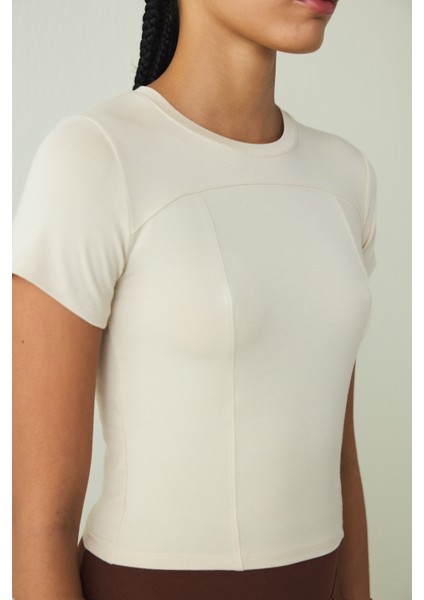 Bej Bisiklet Yaka Kısa Kollu Slim Fit Modal Tişört fırsatları