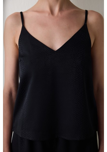 Siyah Fleur Saten V Yaka Ayarlanabilir Askılı Pijama Üstü fiyatları