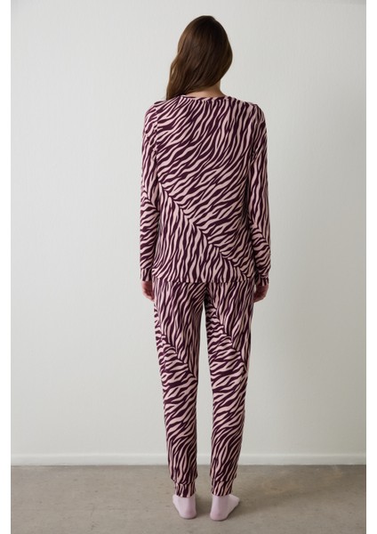 Bordo Zebra Desenli Bisiklet Yaka Uzun Kollu Pijama Takımı fırsatları