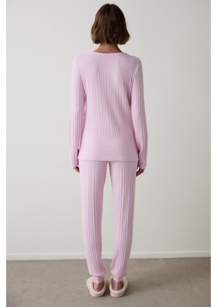 Açık Pembe Cozy Time V Yaka Uzun Kollu Pijama Takımı fırsatları
