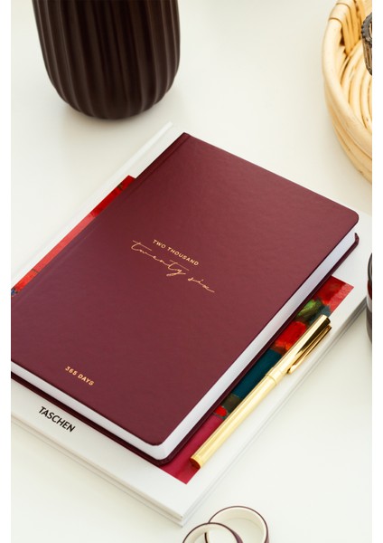 2026 Yılı A5 Tam Gün Ajanda 15X22 cm - 365 Gün Bordo modelleri