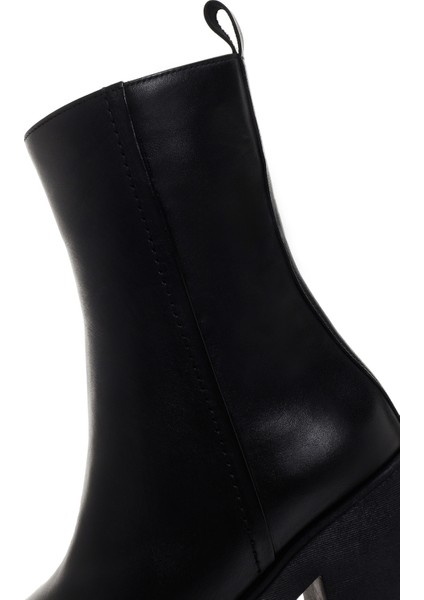 Kadın Siyah Kalın Topuklu Fermuarlı Deri Bot 25WFD201018