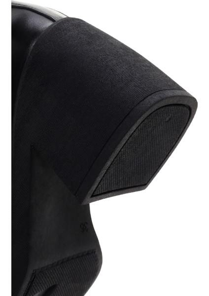 Kadın Siyah Kalın Topuklu Fermuarlı Deri Bot 25WFD201018