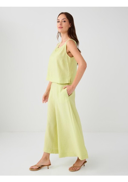 Su Yeşili Rahat Kesim Bol Paça Normal Bel Dokuma Pantolon fiyatları