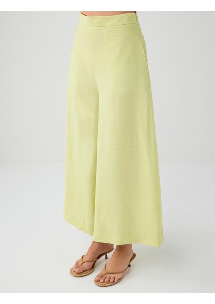 Su Yeşili Rahat Kesim Bol Paça Normal Bel Dokuma Pantolon fırsatları