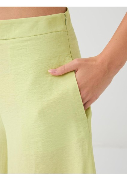 Su Yeşili Rahat Kesim Bol Paça Normal Bel Dokuma Pantolon indirimleri