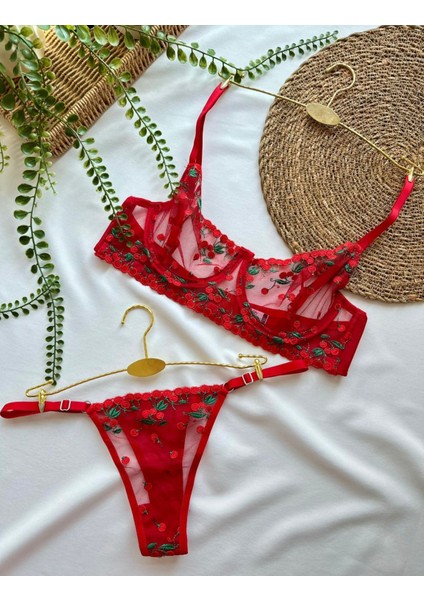 Kadın Kırmızı Vişne Detaylı Dantel Iç Çamaşır Takımı