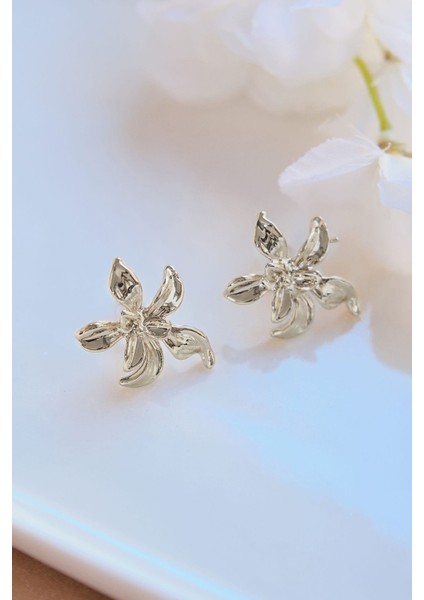 Silver Ayrık Yapraklı Çiçek Küpe modelleri
